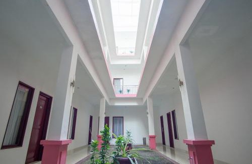 Ternate House | RedDoorz Plus near Pantai Falajawa