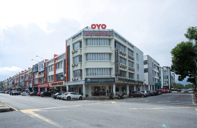 OYO 89966 Green World Hotel @ Seri Putra