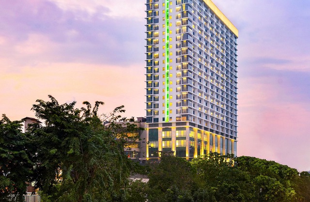 Holiday Inn & Suites Jakarta Gajah Mada, an Ihg Hotel