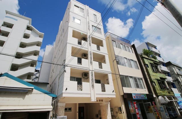 Condominium Felicita Naha