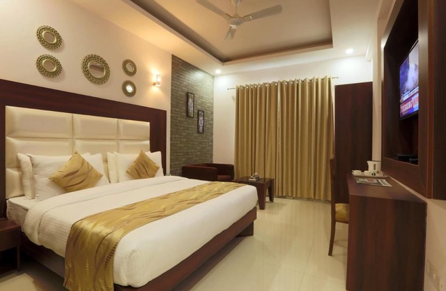 Hotel Arch -Stunning Double Room Near Aerocity New Delhi