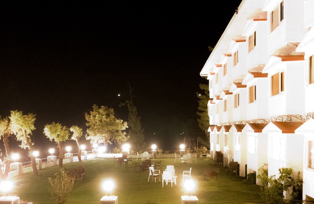 Jardin Whistling Pines Resort 
