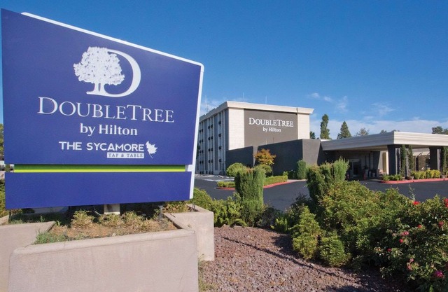 DoubleTree by Hilton Chico