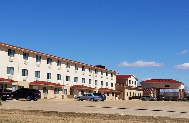 Comfort Inn & Suites at I-74 and 155
