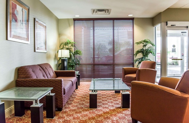 Comfort Suites Palm Bay - Melbourne