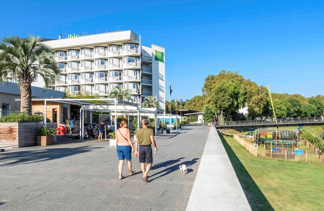 Ibis Styles Dax Miradour