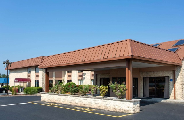 Days Inn by Wyndham Hillsborough