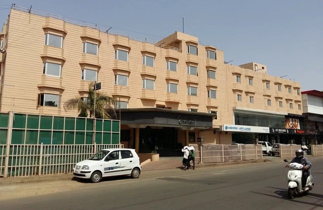 Hotel Shelter