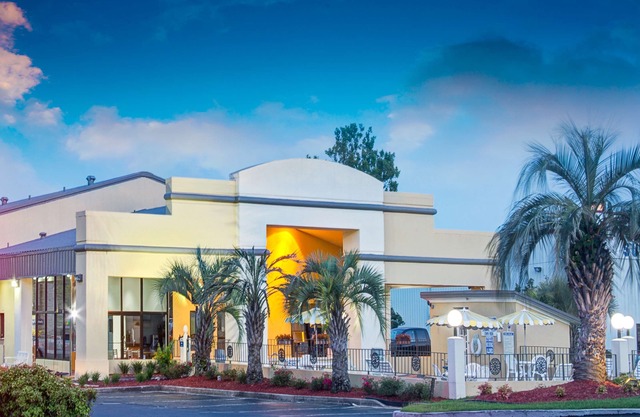 Days Inn by Wyndham Ladson Summerville Charleston