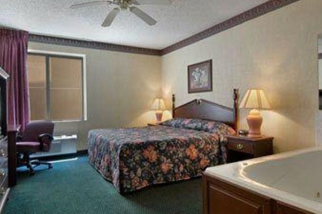 Baymont by Wyndham Jonesboro