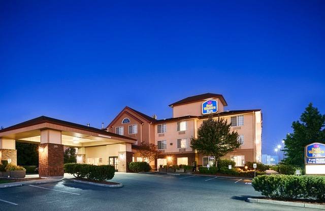Best Western Plus Park Place Inn & Suites
