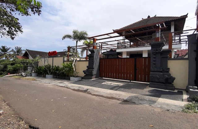 OYO 915 Villa Sari