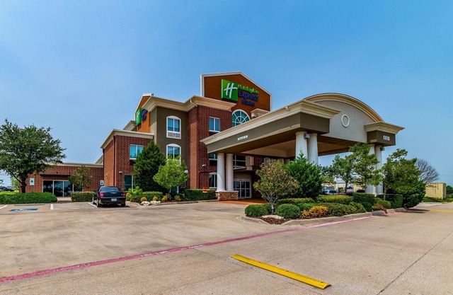 Holiday Inn Express & Suites Fort Worth - Fossil Creek, an Ihg Hotel