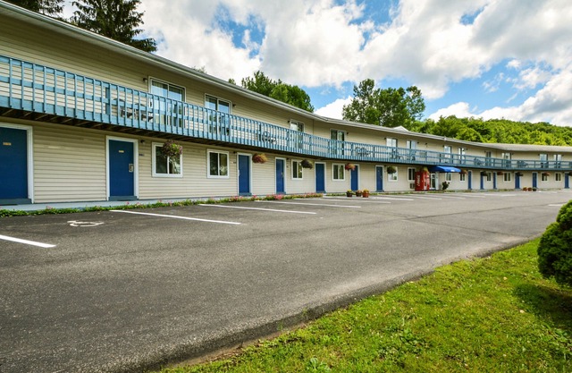 Econo Lodge Lee - Great Barrington