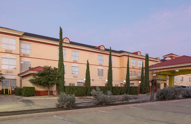 Comfort Suites North Fossil Creek
