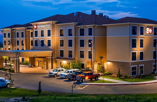 Best Western Plus Hudson Hotel & Suites