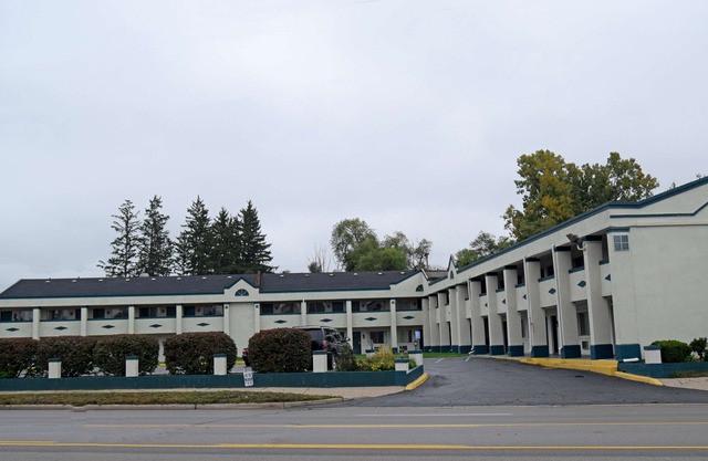 Clarion Pointe East Lansing University Area