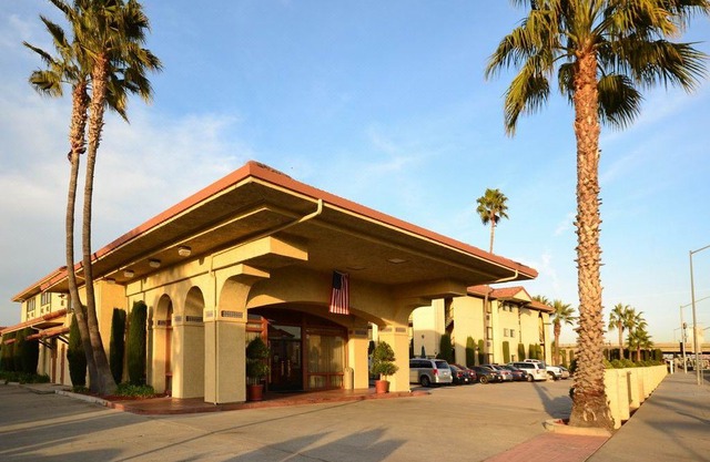 Best Western Plus Executive Inn & Suites