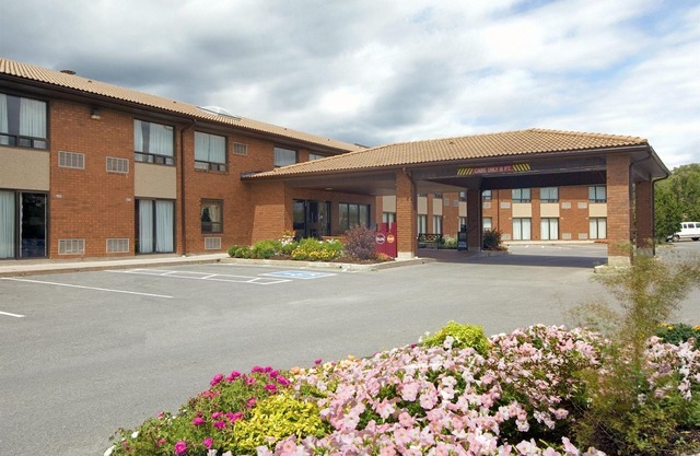 Comfort Inn Highway 401