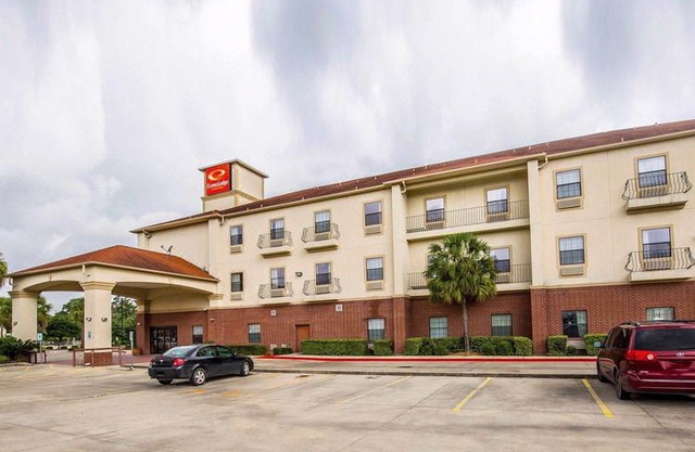 Econo Lodge Inn & Suites Beaumont