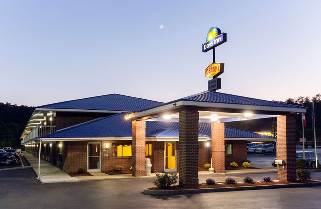 Days Inn by Wyndham Renfro Valley Mount Vernon