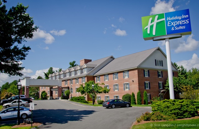 Holiday Inn Express and Suites Merrimack, an Ihg Hotel