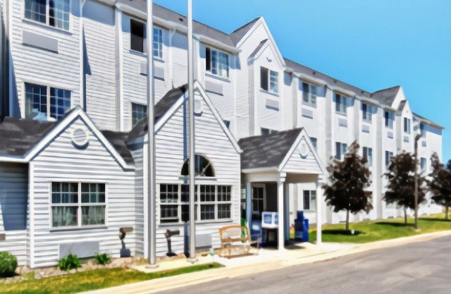 Microtel Inn & Suites by Wyndham Rochester North Mayo Clinic