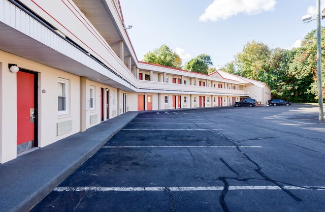 Econo Lodge West Springfield Hwy 5