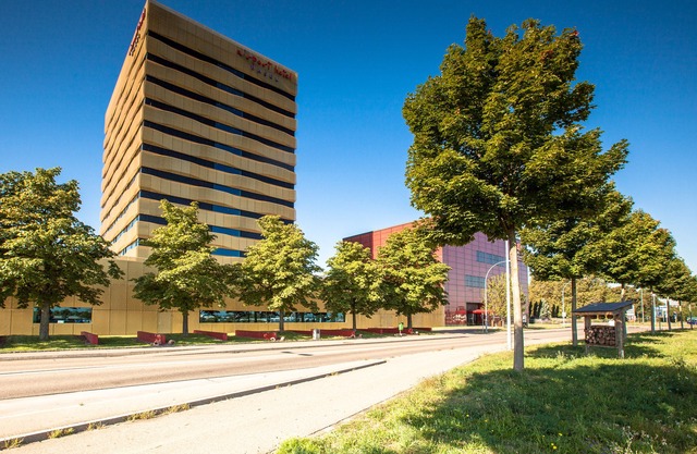 Airport Hotel Basel - Convenient & Friendly