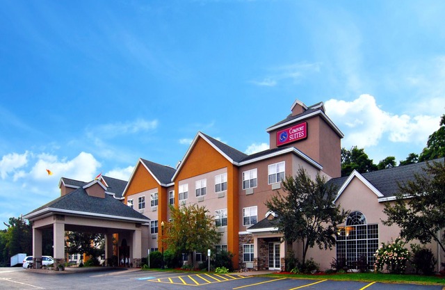 Comfort Suites