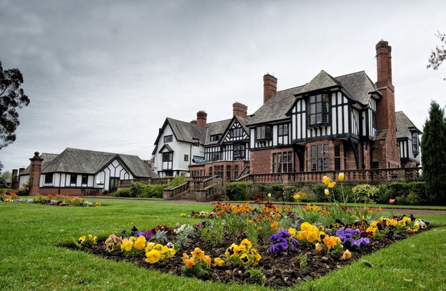 Inglewood Manor