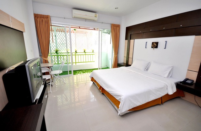 Omsaga Phuket Hotel