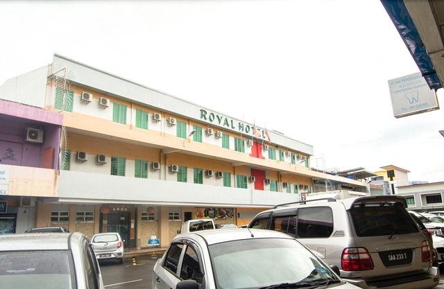 OYO 89408 Royal Hotel