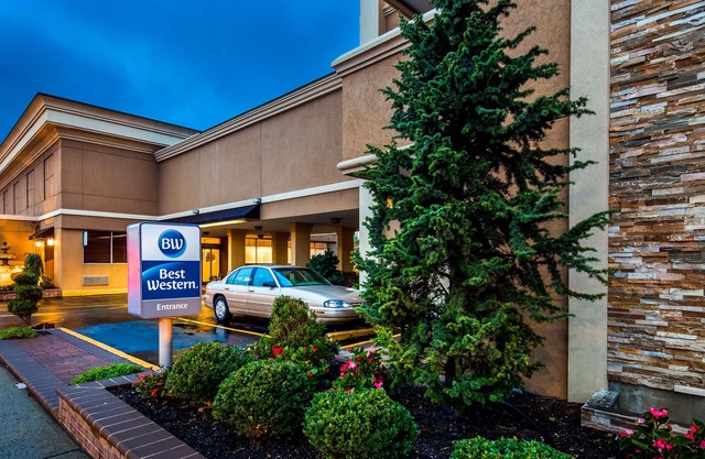 Best Western Mill River Manor