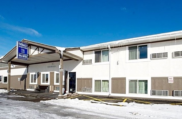 Faribault Hometown Inn & Suites