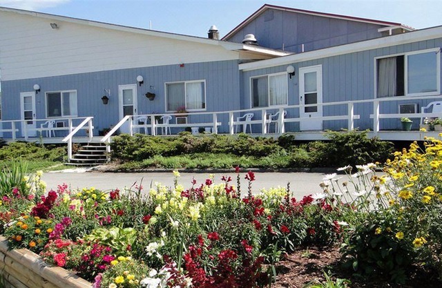 Colonial Inn Ellsworth