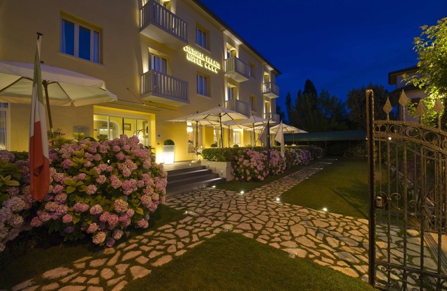 Viktoria Palace Hotel