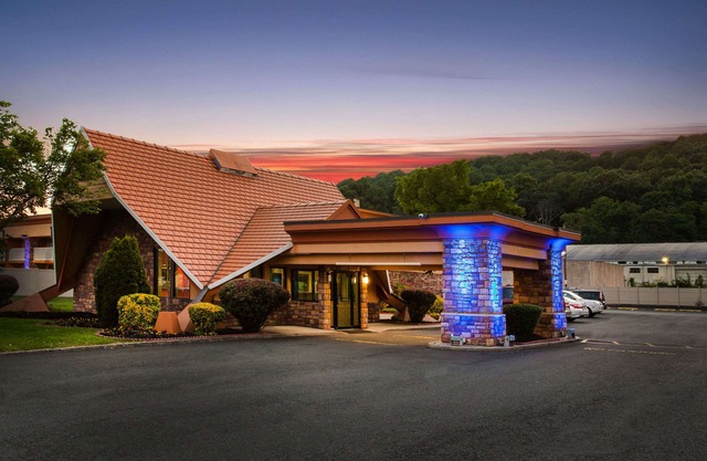Howard Johnson by Wyndham North Plainfield