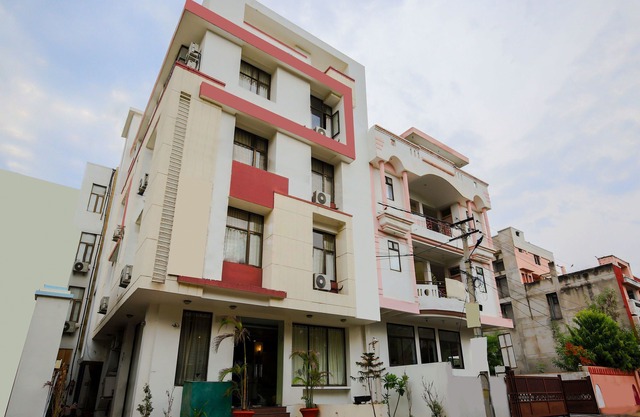 OYO 15782 Hotel Royal Residency