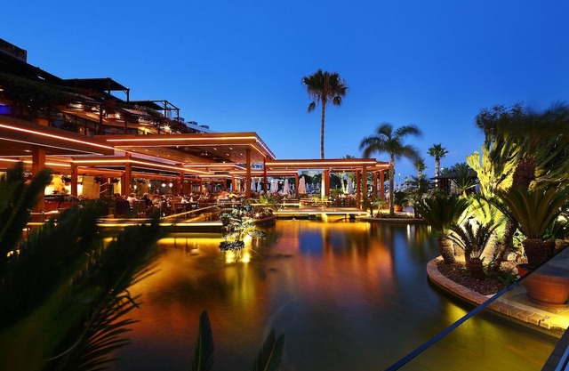 Four Seasons Hotel