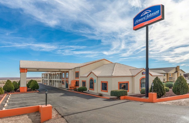 Howard Johnson by Wyndham Holbrook