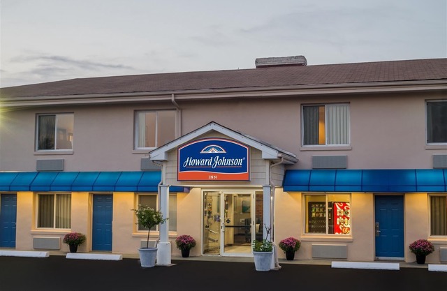 Howard Johnson by Wyndham Springfield