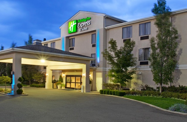 Holiday Inn Express & Suites Alliance, an Ihg Hotel