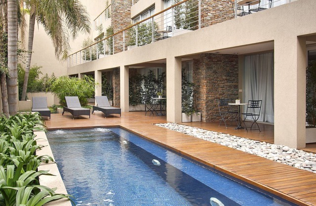 San Isidro Plaza Hotel