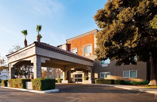 Best Western Plus Villa Del Lago Inn