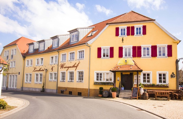 Landhotel Und Weingasthof Schwarzer Adler