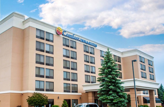 Comfort Inn & Suites Watertown