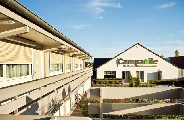Campanile Versailles Buc