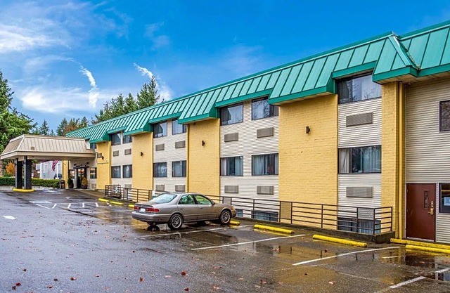 Quality Inn & Suites Lacey I-5
