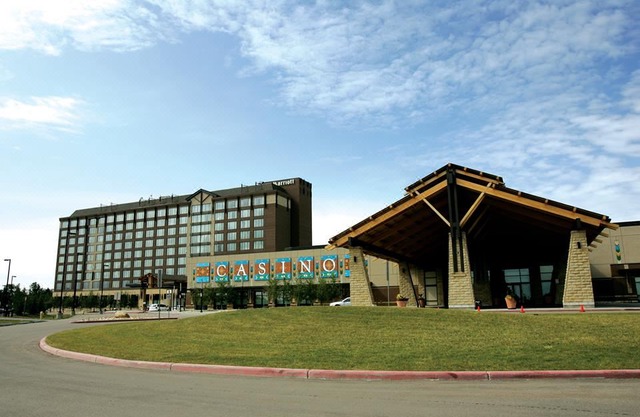 River Cree Resort & Casino